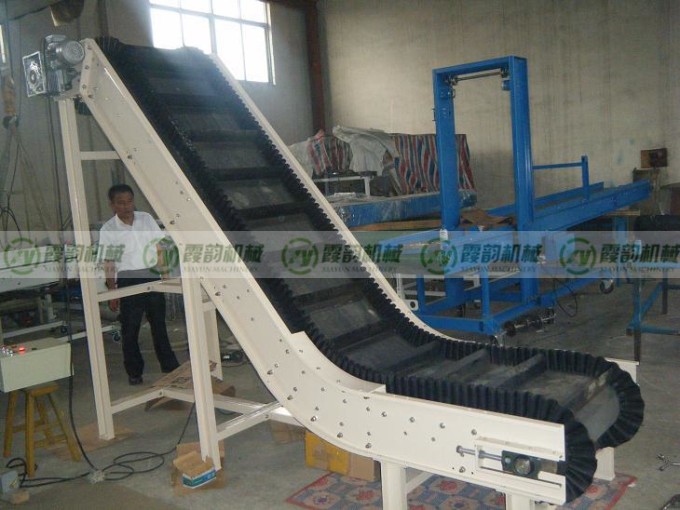 爬坡皮帶輸送機(jī)06