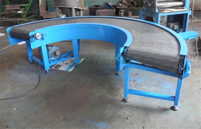 轉(zhuǎn)彎鏈板輸送機09